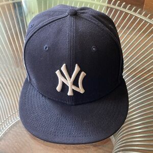 New Era NY Yankees 04.26.05 Legends 59FIFTY fitted baseball cap size 7 1/2